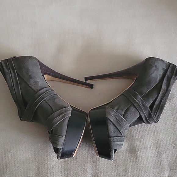 Burberry Women's Platform Heels - Picture 14 of 17